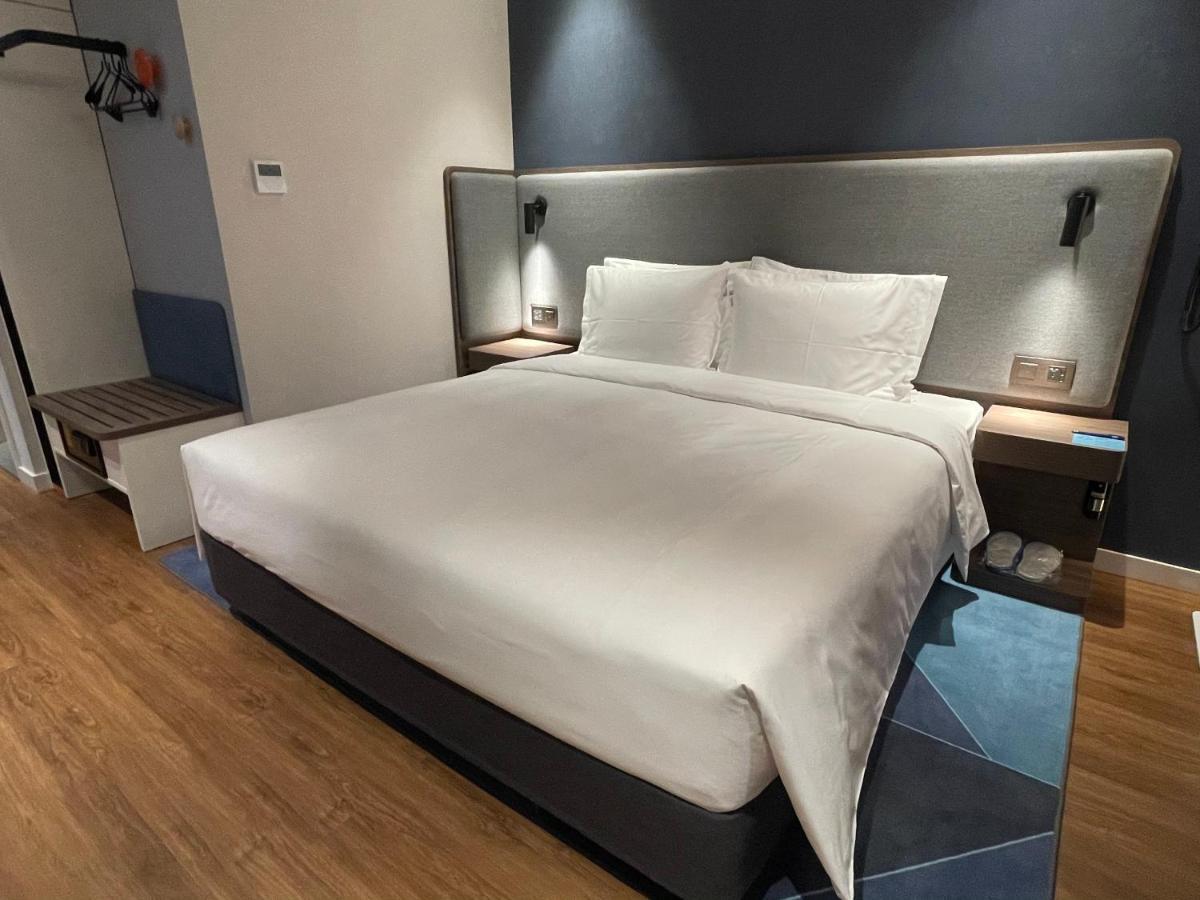 Holiday Inn Express Zhuhai Gongbei By Ihg Εξωτερικό φωτογραφία