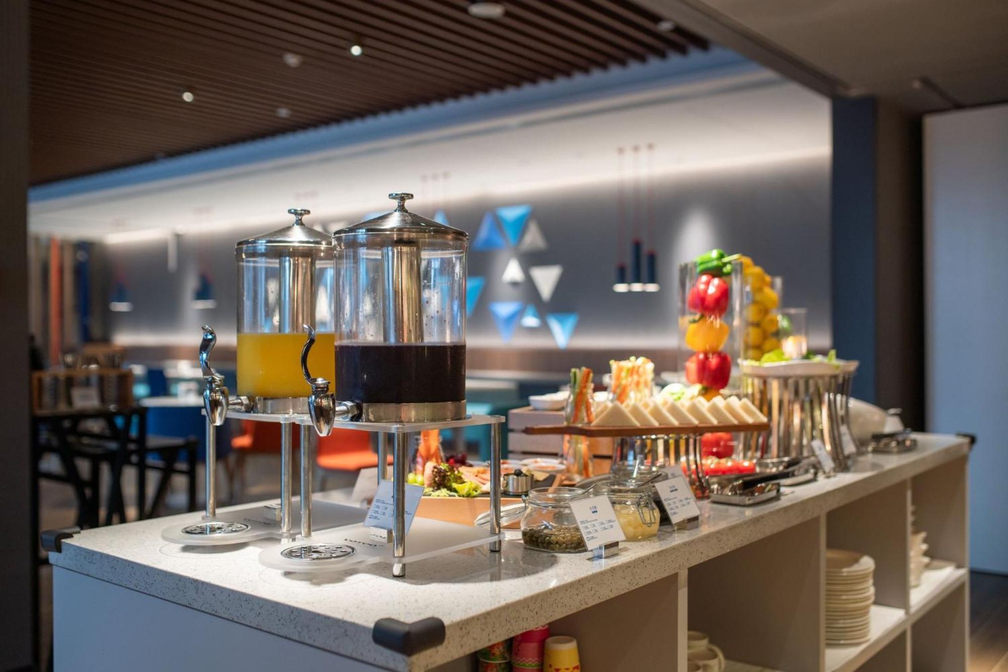 Holiday Inn Express Zhuhai Gongbei By Ihg Εξωτερικό φωτογραφία